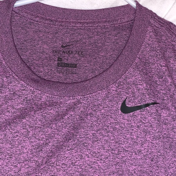 SALE‼️‼️‼️NIKE PURPLE WORKOUT TOP💜 - Picture 4 of 6